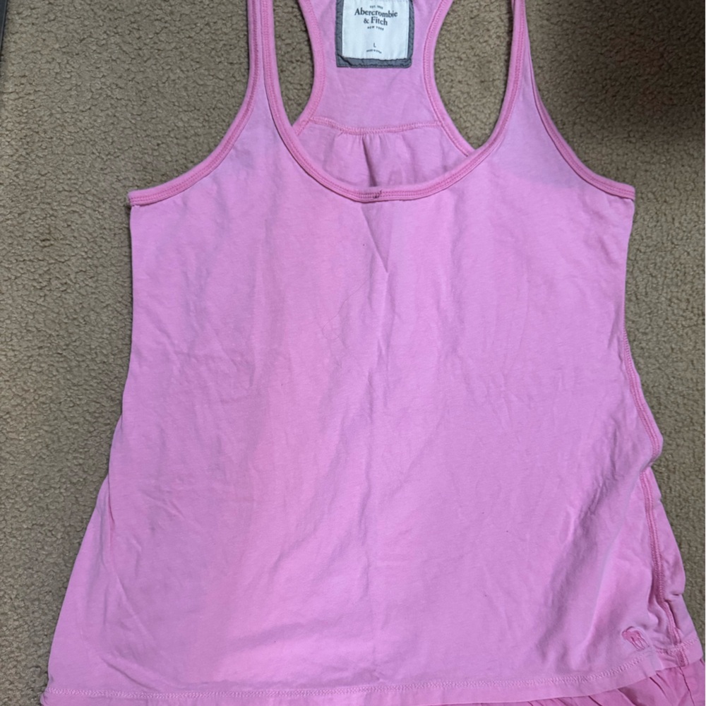 3 tank tops - Picture 3 of 4
